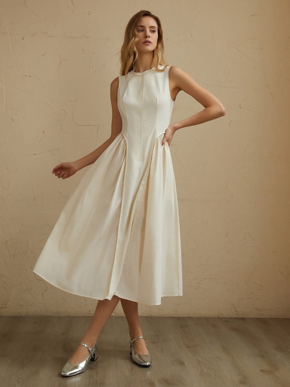Commense Sleeveless Pockets Pleated Midi Dress Medium